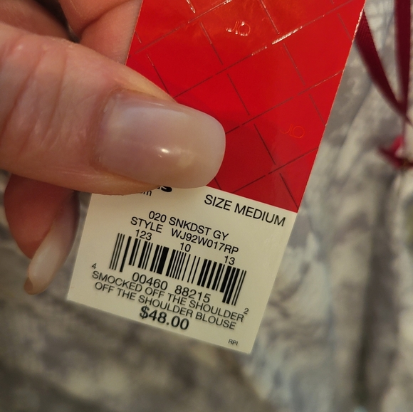 Ladies JLo off shoulder top. Medium Gray and white snakeprint - Picture 5 of 6